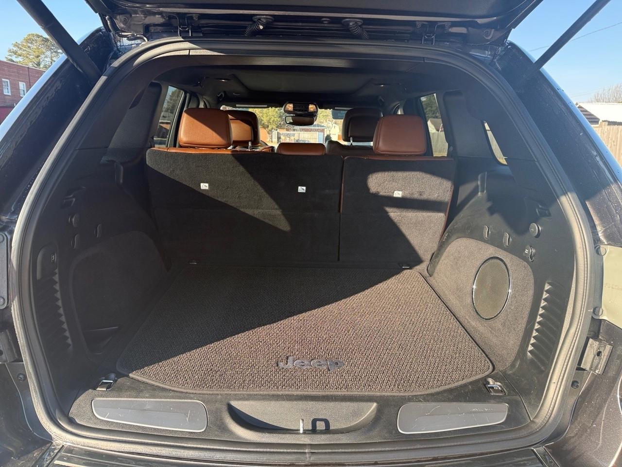 2019 Jeep Grand Cherokee Summit, HEATED AND VENTILATED, HEATED REAR SEATS, HEATED STEERING WHEEL, MOONROOF, APPLE CARPLAY/ANDROID AUTO, WIFI, POWER LIFTGATE, HEATED/POWERED MIRRORS, BACKUP CAMERA, REMOTE START, CLEAN CARFAX! Norfolk VA