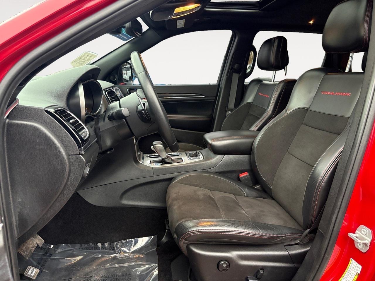 2019 Jeep Grand Cherokee Trailhawk, TOW PACKAGE, BACKUP CAMERA WITH PARKING SENSORS, REMOTE START, APPLE CARPLAY/ANDROID AUTO, HEATED & VENTILATED SEATS, BLIND SPOT ALERT, LANE KEEP ASSIST, CLEAN CARFAX, JEEPIN' ON THE ROAD! Virginia Beach VA