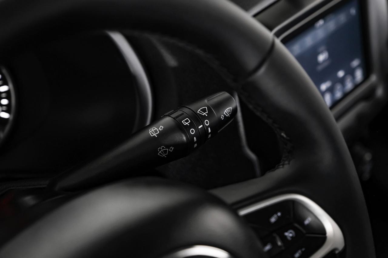 2019 Jeep Renegade LATITUDE 4WD AUTOMATIC REAR CAMERA KEYLESS START BLUETOOTH POWER DRIVER SEAT Carrollton TX