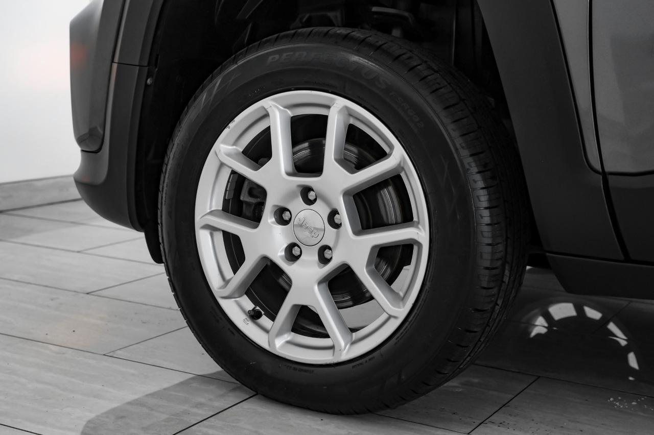 2019 Jeep Renegade LATITUDE 4WD AUTOMATIC REAR CAMERA KEYLESS START BLUETOOTH POWER DRIVER SEAT Carrollton TX