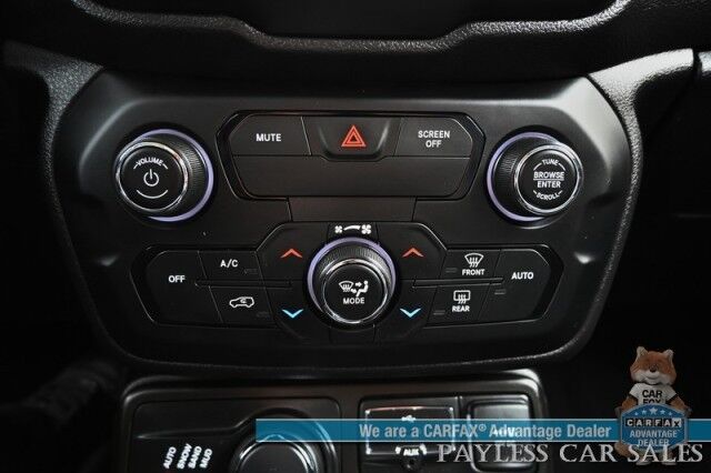 2019 Jeep Renegade Limited / 4X4 / Automatic / Auto Start / Power & Heated Leather Seats / Heated Steering Wheel / NAV / Apple CarPlay & Android Auto / Back Up Camera / Keyless Entry & Start / Tow Pkg / 29 MPG / 1-Owner Anchorage AK