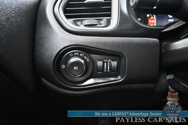 2019 Jeep Renegade Limited / 4X4 / Automatic / Auto Start / Power & Heated Leather Seats / Heated Steering Wheel / NAV / Apple CarPlay & Android Auto / Back Up Camera / Keyless Entry & Start / Tow Pkg / 29 MPG / 1-Owner Anchorage AK