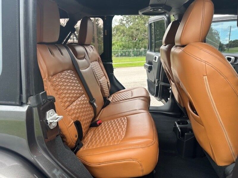 2019 Jeep WRANGLER UNLIMITED LIFTED LOW MILES 4X4 OVER 30K INVESTED LOTS OF EXTRASS FREE SHIPPING IN FLORIDA Sarasota FL