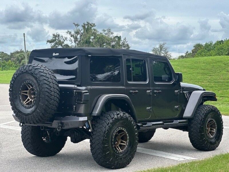 2019 Jeep WRANGLER UNLIMITED LIFTED LOW MILES 4X4 OVER 30K INVESTED LOTS OF EXTRASS FREE SHIPPING IN FLORIDA Sarasota FL