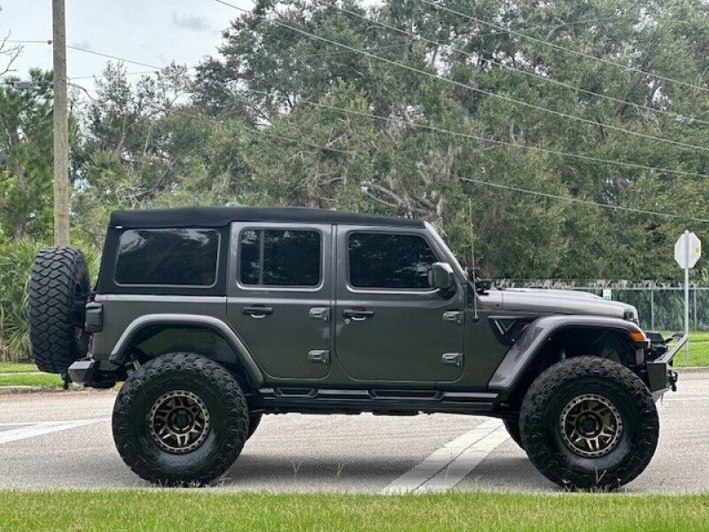 2019 Jeep WRANGLER UNLIMITED LIFTED LOW MILES 4X4 OVER 30K INVESTED LOTS OF EXTRASS FREE SHIPPING IN FLORIDA Sarasota FL