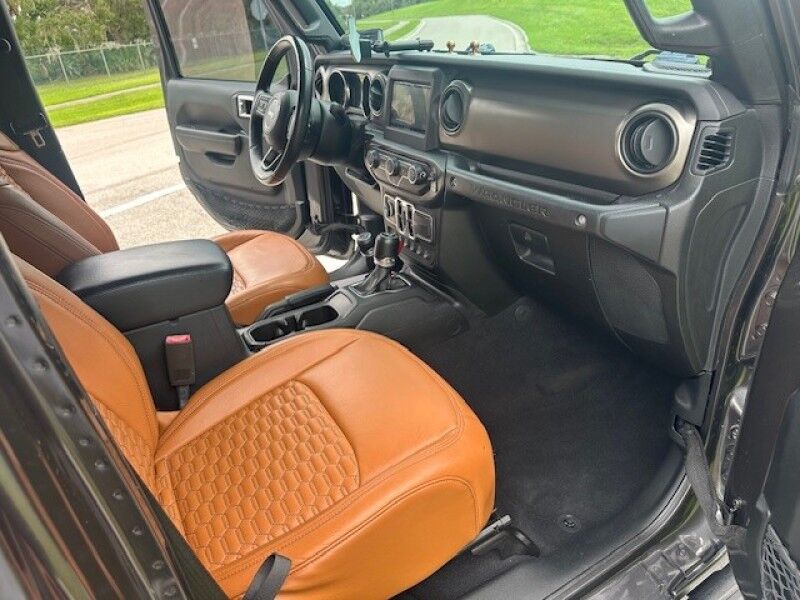 2019 Jeep WRANGLER UNLIMITED LIFTED LOW MILES SUPERCHARGED 4X4 OVER 30K INVESTED LOTS OF EXTRASS FREE SHIPPING IN FLORIDA Sarasota FL