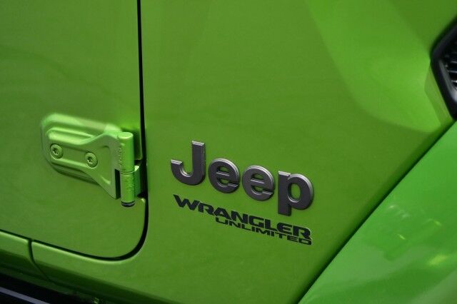 2019 Jeep Wrangler Unlimited Moab 4X4 / Sky One Power Top / Steel Front Bumper! High Point NC