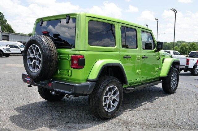2019 Jeep Wrangler Unlimited Moab 4X4 / Sky One Power Top / Steel Front Bumper! High Point NC