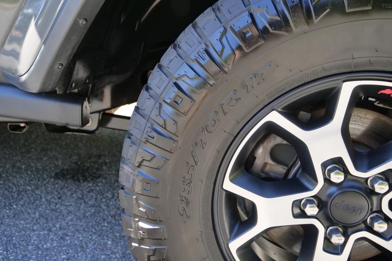 2019 Jeep Wrangler Unlimited Rubicon 4X4 / Sky One Power Top / Steel Bumper Group High Point NC