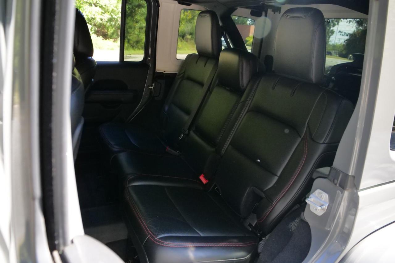 2019 Jeep Wrangler Unlimited Rubicon 4X4 / Sky One Power Top / Steel Bumper Group High Point NC