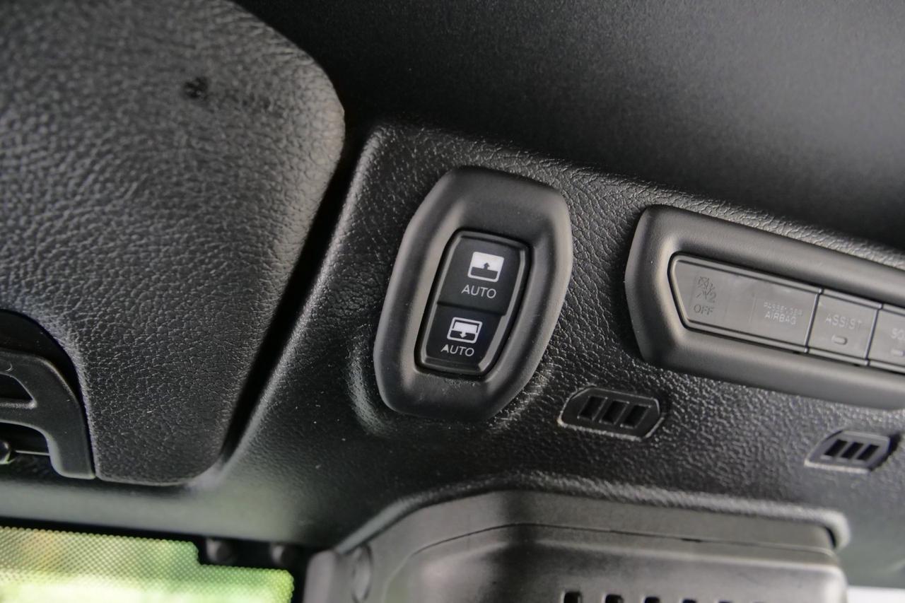 2019 Jeep Wrangler Unlimited Rubicon 4X4 / Sky One Power Top / Steel Bumper Group High Point NC