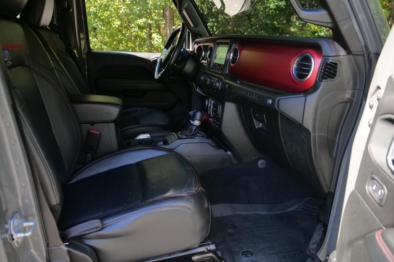 2019 Jeep Wrangler Unlimited Rubicon 4X4 / Sky One Power Top / Steel Bumper Group High Point NC