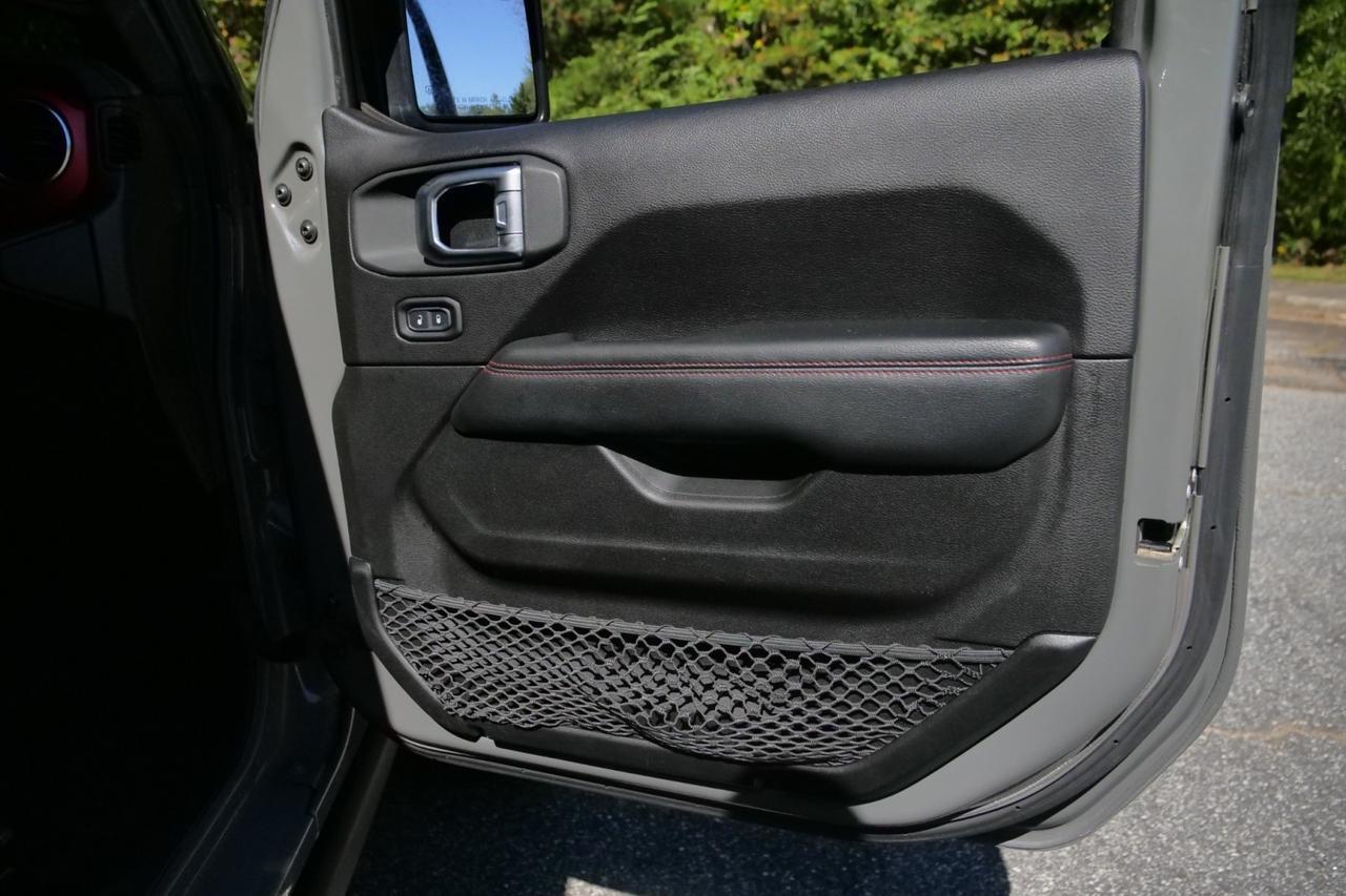 2019 Jeep Wrangler Unlimited Rubicon 4X4 / Sky One Power Top / Steel Bumper Group High Point NC