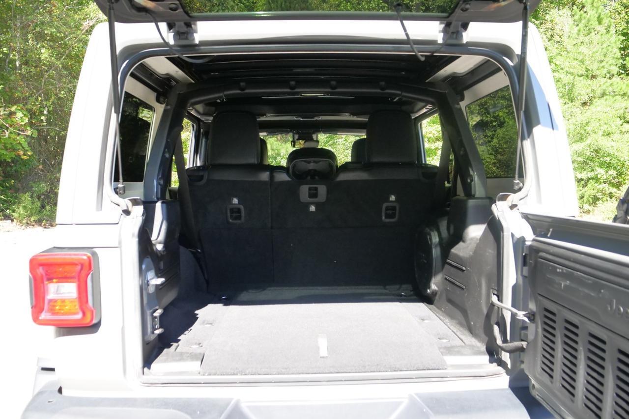 2019 Jeep Wrangler Unlimited Rubicon 4X4 / Sky One Power Top / Steel Bumper Group High Point NC