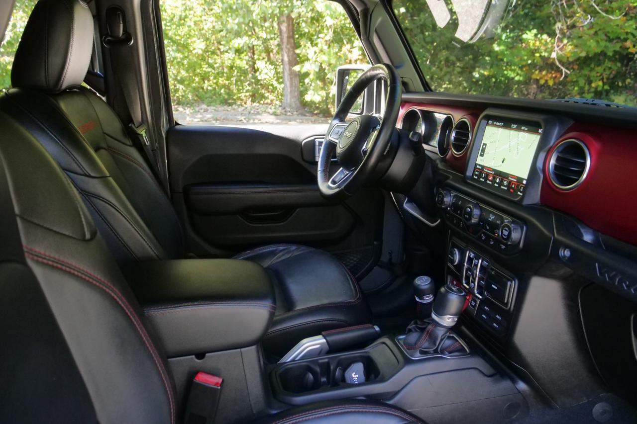 2019 Jeep Wrangler Unlimited Rubicon 4X4 / Sky One Power Top / Steel Bumper Group High Point NC