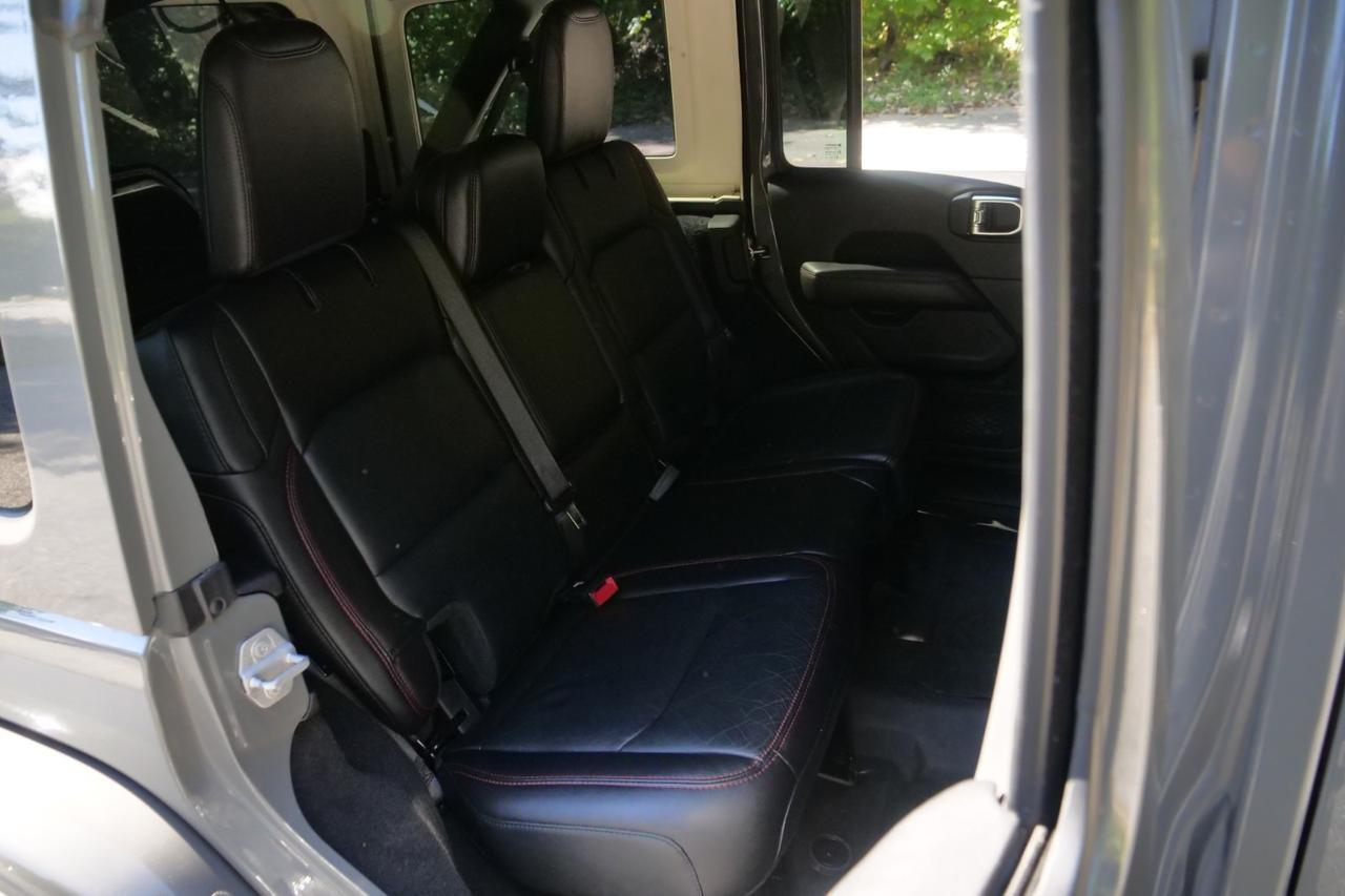 2019 Jeep Wrangler Unlimited Rubicon 4X4 / Sky One Power Top / Steel Bumper Group High Point NC