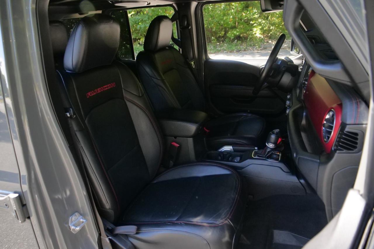 2019 Jeep Wrangler Unlimited Rubicon 4X4 / Sky One Power Top / Steel Bumper Group High Point NC