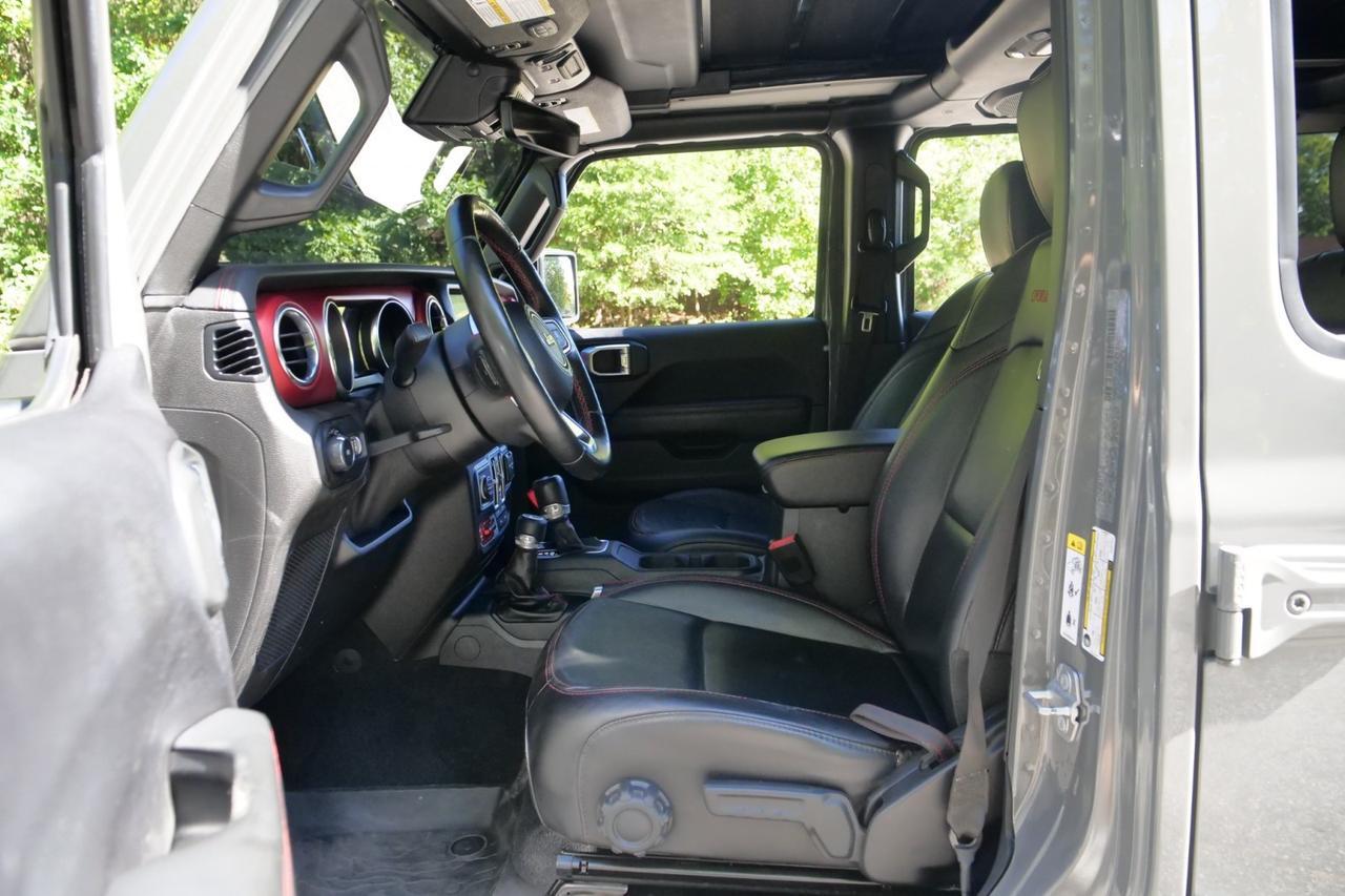 2019 Jeep Wrangler Unlimited Rubicon 4X4 / Sky One Power Top / Steel Bumper Group High Point NC
