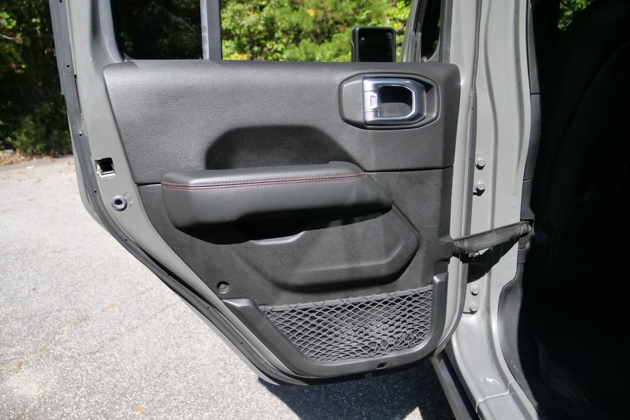 2019 Jeep Wrangler Unlimited Rubicon 4X4 / Sky One Power Top / Steel Bumper Group High Point NC