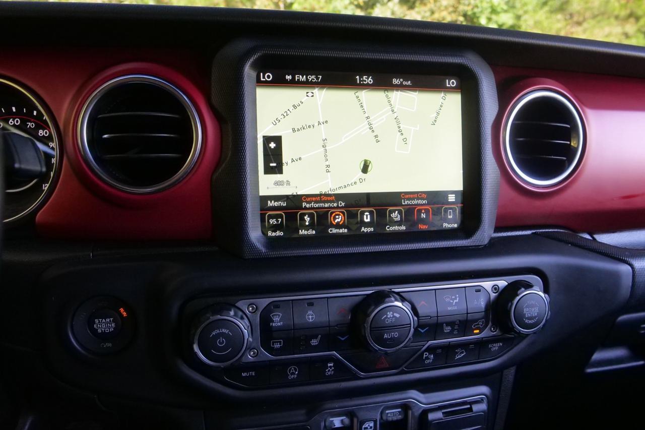 2019 Jeep Wrangler Unlimited Rubicon 4X4 / Sky One Power Top / Steel Bumper Group High Point NC