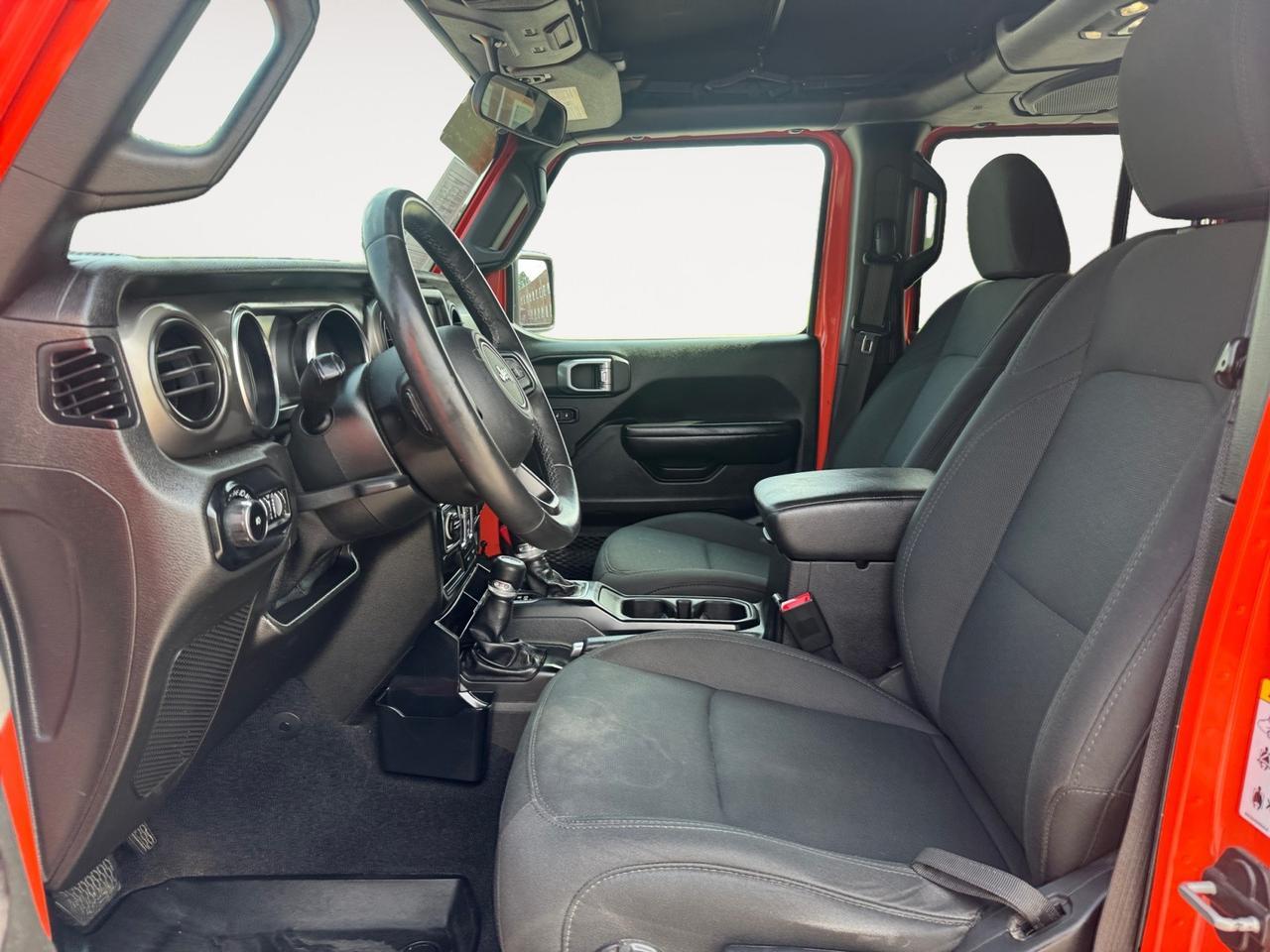 2019 Jeep Wrangler Unlimited SPORT S, 4X4, SOFT TOP, NAVIGATION, BLUETOOTH, RUNNING BOARDS, TOW PACKAGE, KEYLESS ENTRY & START, CLEAN CARFAX, THIS JEEP IS READY FOR ITS NEXT ADVENTURE- ARE YOU? Norfolk VA