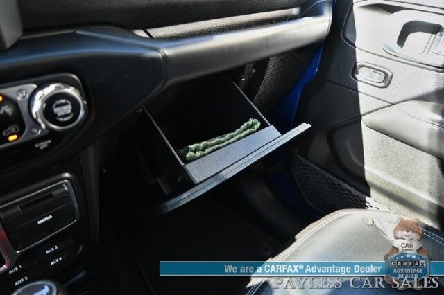 2019 Jeep Wrangler Unlimited Sahara / 4X4 / Cold Weather Pkg / Auto Start / Heated Leather Seats / Heated Steering / NAV / Alpine Speakers / Apple CarPlay & Android Auto / 3 Piece Hard Top / Fox Lift Kit & Fuel Wheels / Tow Pkg / Only 45k Miles Anchorage AK