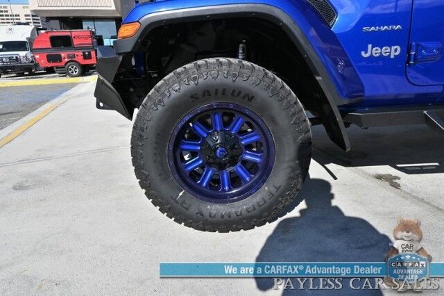 2019 Jeep Wrangler Unlimited Sahara / 4X4 / Cold Weather Pkg / Auto Start / Heated Leather Seats / Heated Steering / NAV / Alpine Speakers / Apple CarPlay & Android Auto / 3 Piece Hard Top / Fox Lift Kit & Fuel Wheels / Tow Pkg / Only 45k Miles Anchorage AK