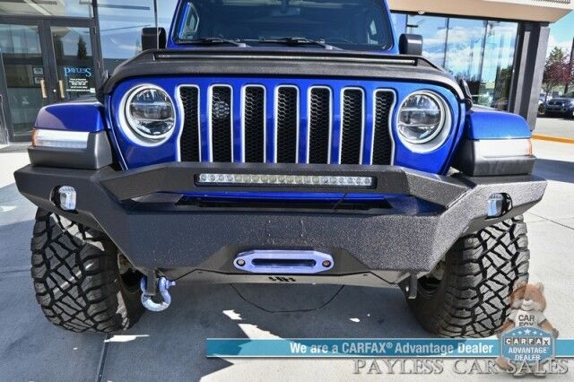 2019 Jeep Wrangler Unlimited Sahara / 4X4 / Cold Weather Pkg / Auto Start / Heated Leather Seats / Heated Steering / NAV / Alpine Speakers / Apple CarPlay & Android Auto / 3 Piece Hard Top / Fox Lift Kit & Fuel Wheels / Tow Pkg / Only 45k Miles Anchorage AK