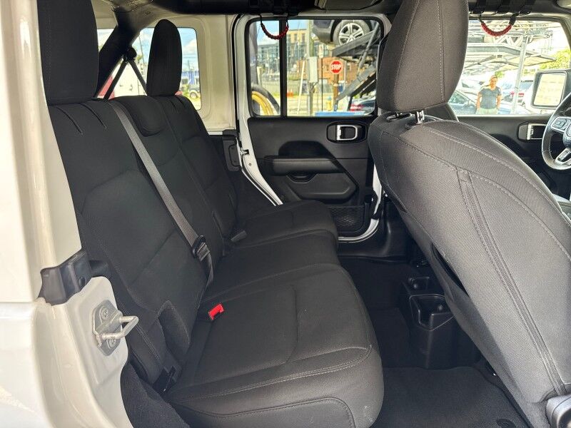 2019 Jeep Wrangler Unlimited Sahara AWD/4WD w/ 8.4 Radio & Premium Auto Group Arlington VA