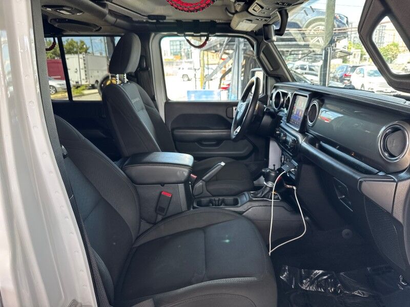 2019 Jeep Wrangler Unlimited Sahara AWD/4WD w/ 8.4 Radio & Premium Auto Group Arlington VA