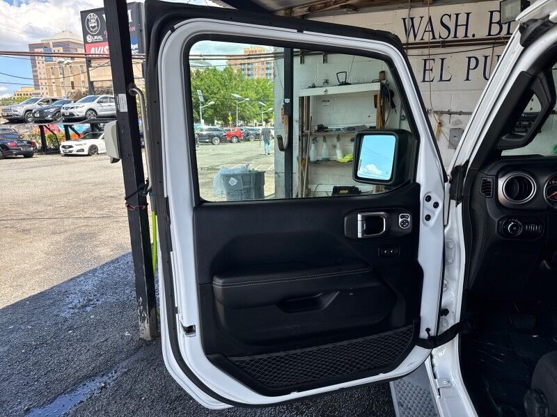 2019 Jeep Wrangler Unlimited Sahara AWD/4WD w/ 8.4 Radio & Premium Auto Group Arlington VA