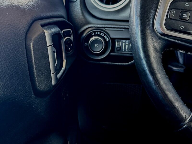 2019 Jeep Wrangler Unlimited Sahara AWD/4WD w/ 8.4 Radio & Premium Auto Group Arlington VA