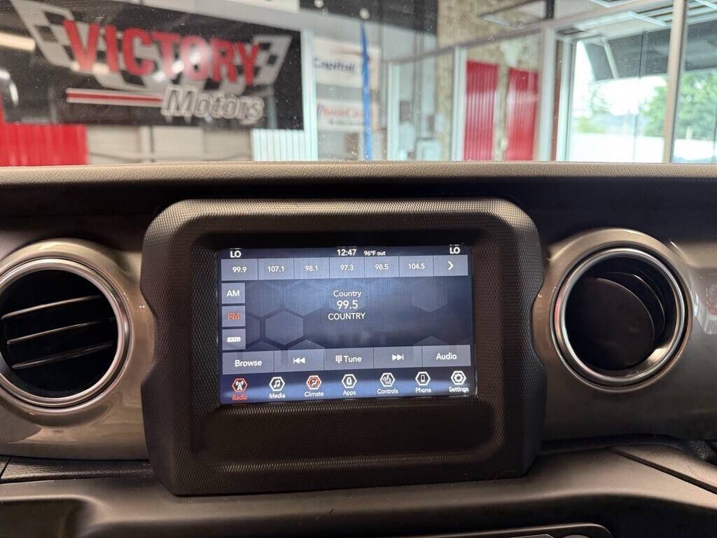2019 Jeep Wrangler Unlimited Sahara Royal Oak MI