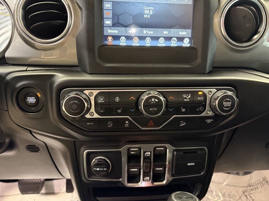 2019 Jeep Wrangler Unlimited Sahara Royal Oak MI