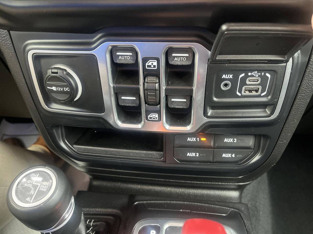 2019 Jeep Wrangler Unlimited Unlimited Moab 4WD ColdWx TrailerTow DualTopGroups w/Nav AdptvCrz HtdLthr HtdStrngWhl RemoteStart Saukville WI