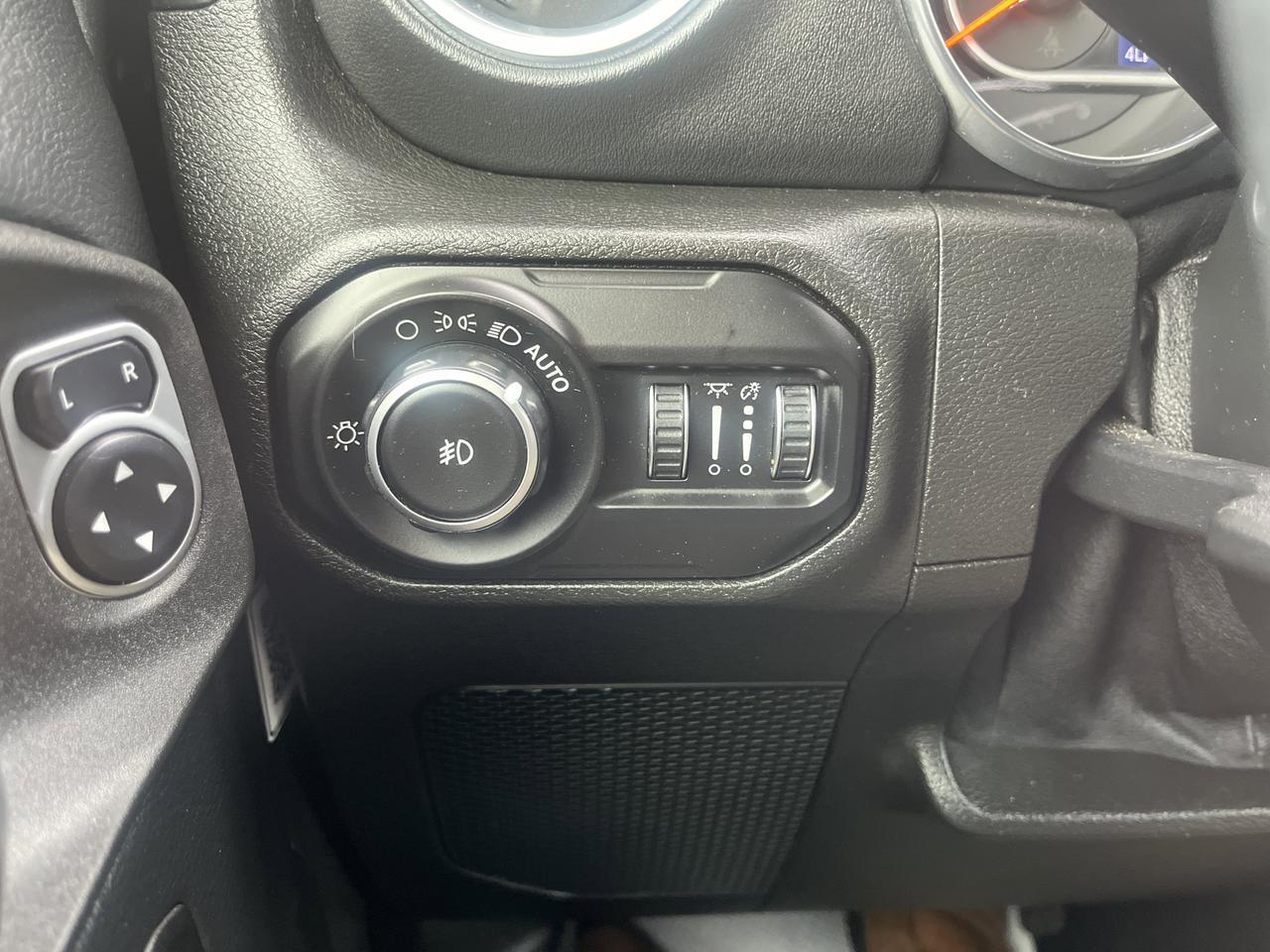 2019 Jeep Wrangler Unlimited Unlimited Moab 4WD ColdWx TrailerTow DualTopGroups w/Nav AdptvCrz HtdLthr HtdStrngWhl RemoteStart Saukville WI