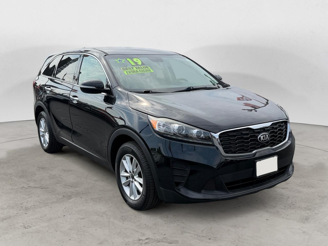 2019 KIA SORENTO LX; L