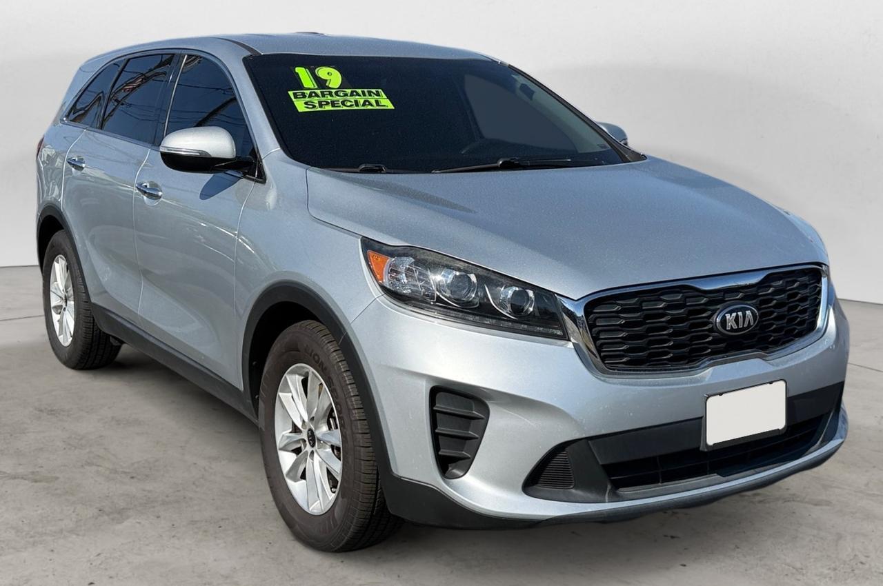 2019 KIA SORENTO LX; L LX V6