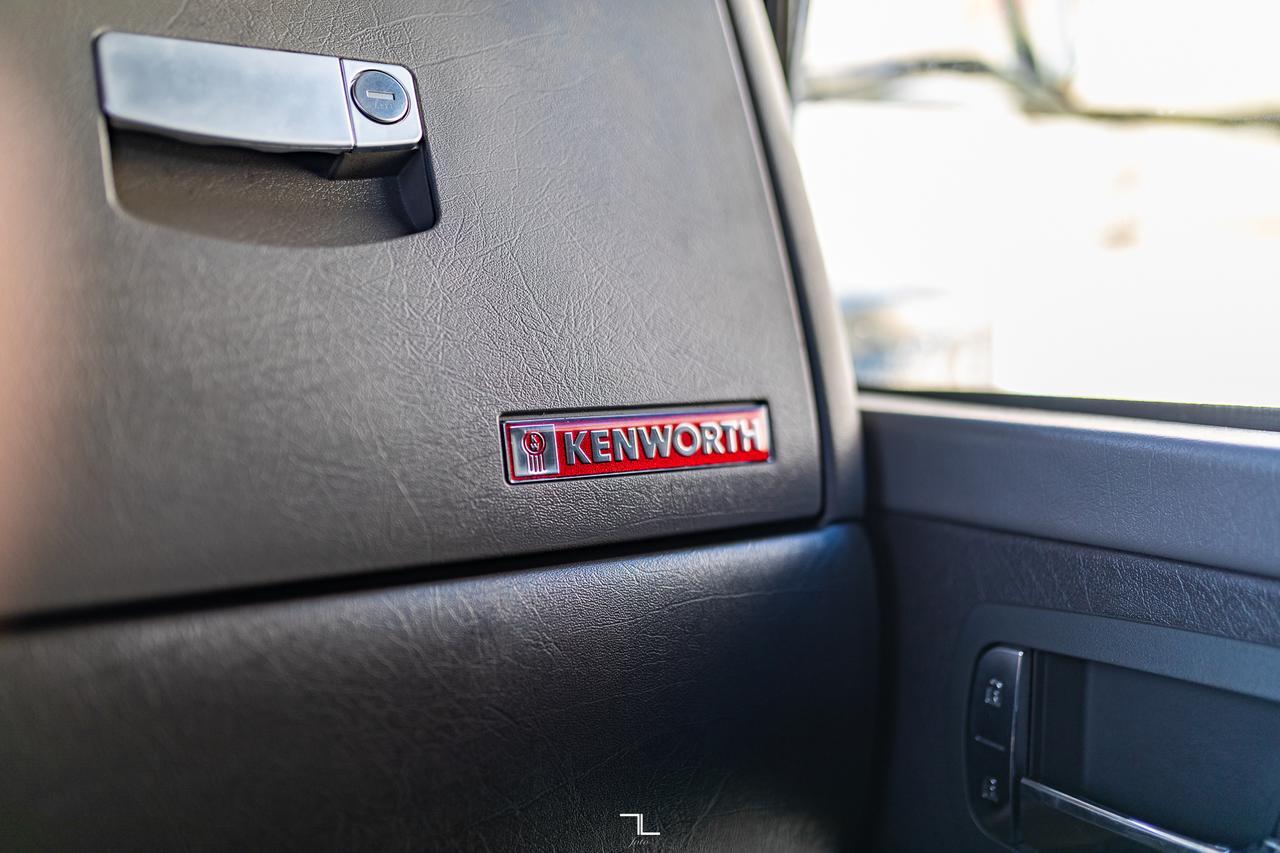 2019 Kenworth T-800 Extended Day Cab Tractor Heavy Spec Diesel Red Deer AB