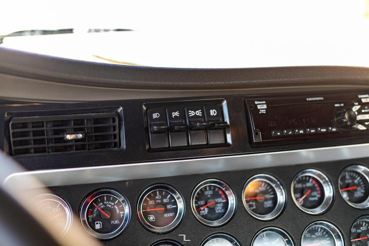 2019 Kenworth T-800 Extended Day Cab Tractor Heavy Spec Diesel Red Deer AB