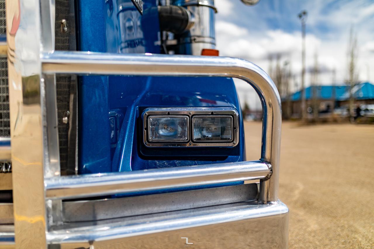 2019 Kenworth T-800 Extended Day Cab Tractor Heavy Spec Diesel Red Deer AB