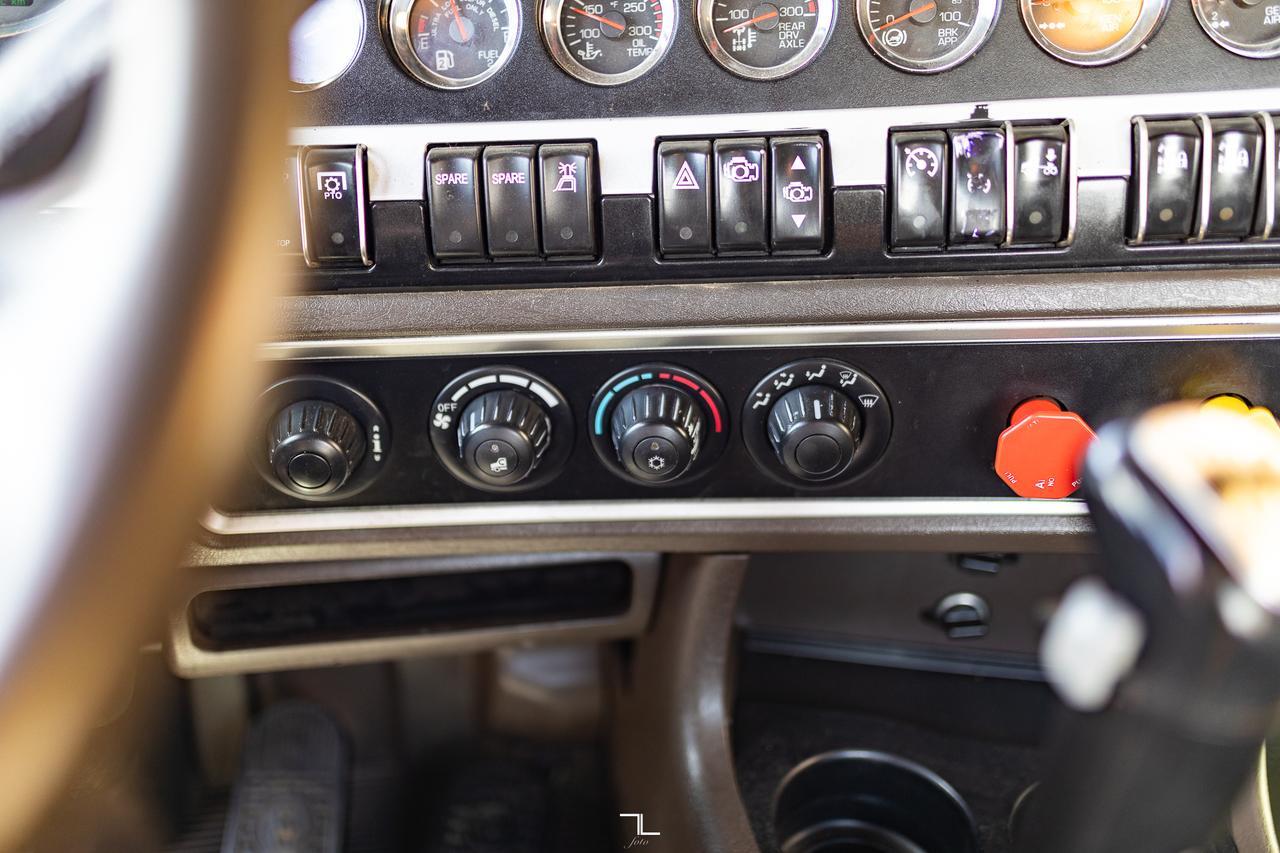 2019 Kenworth T-800 Extended Day Cab Tractor Heavy Spec Diesel Red Deer AB