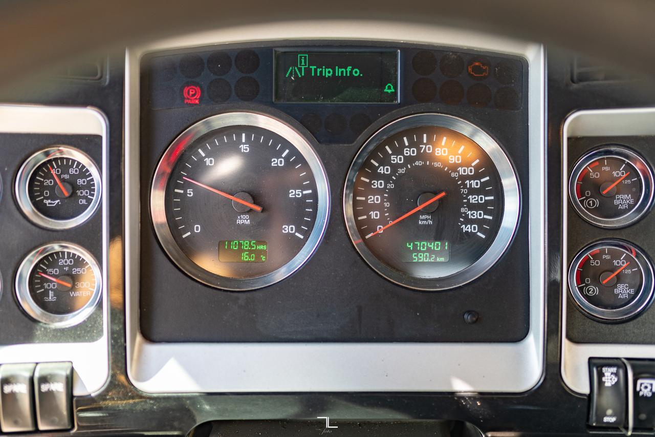 2019 Kenworth T-800 Extended Day Cab Tractor Heavy Spec Diesel Red Deer AB