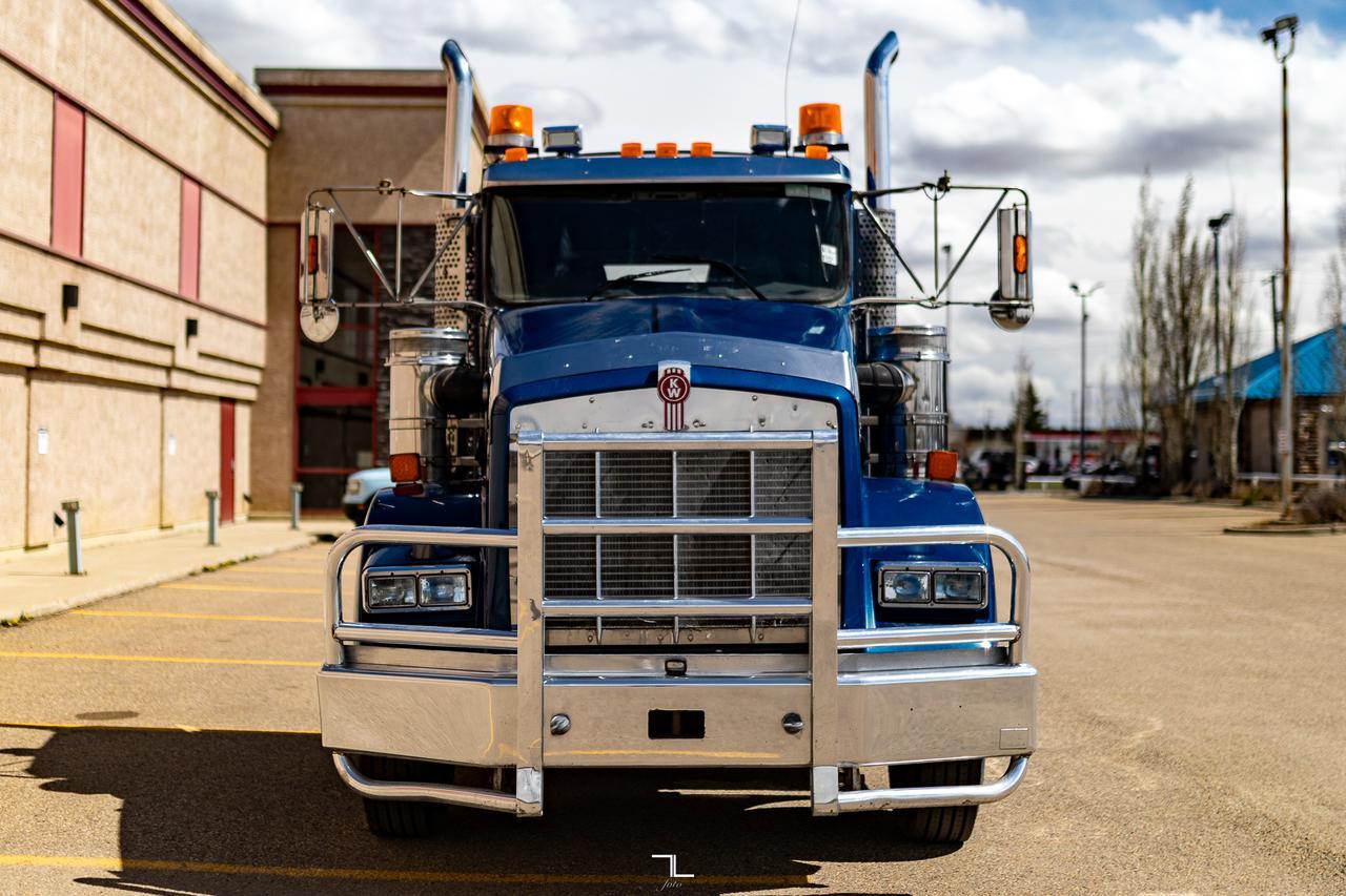 2019 Kenworth T-800 Extended Day Cab Tractor Heavy Spec Diesel Red Deer AB