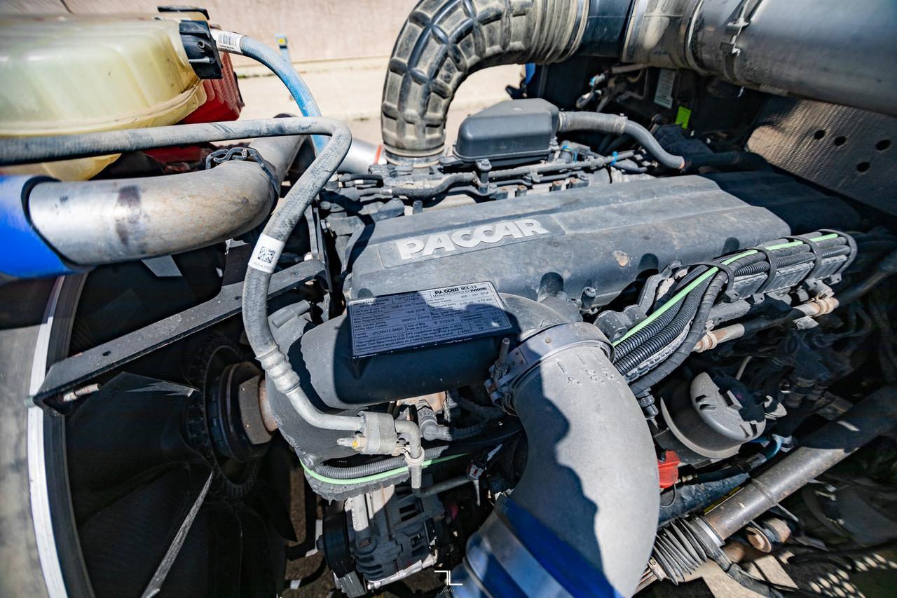 2019 Kenworth T-800 Extended Day Cab Tractor Heavy Spec Diesel Red Deer AB