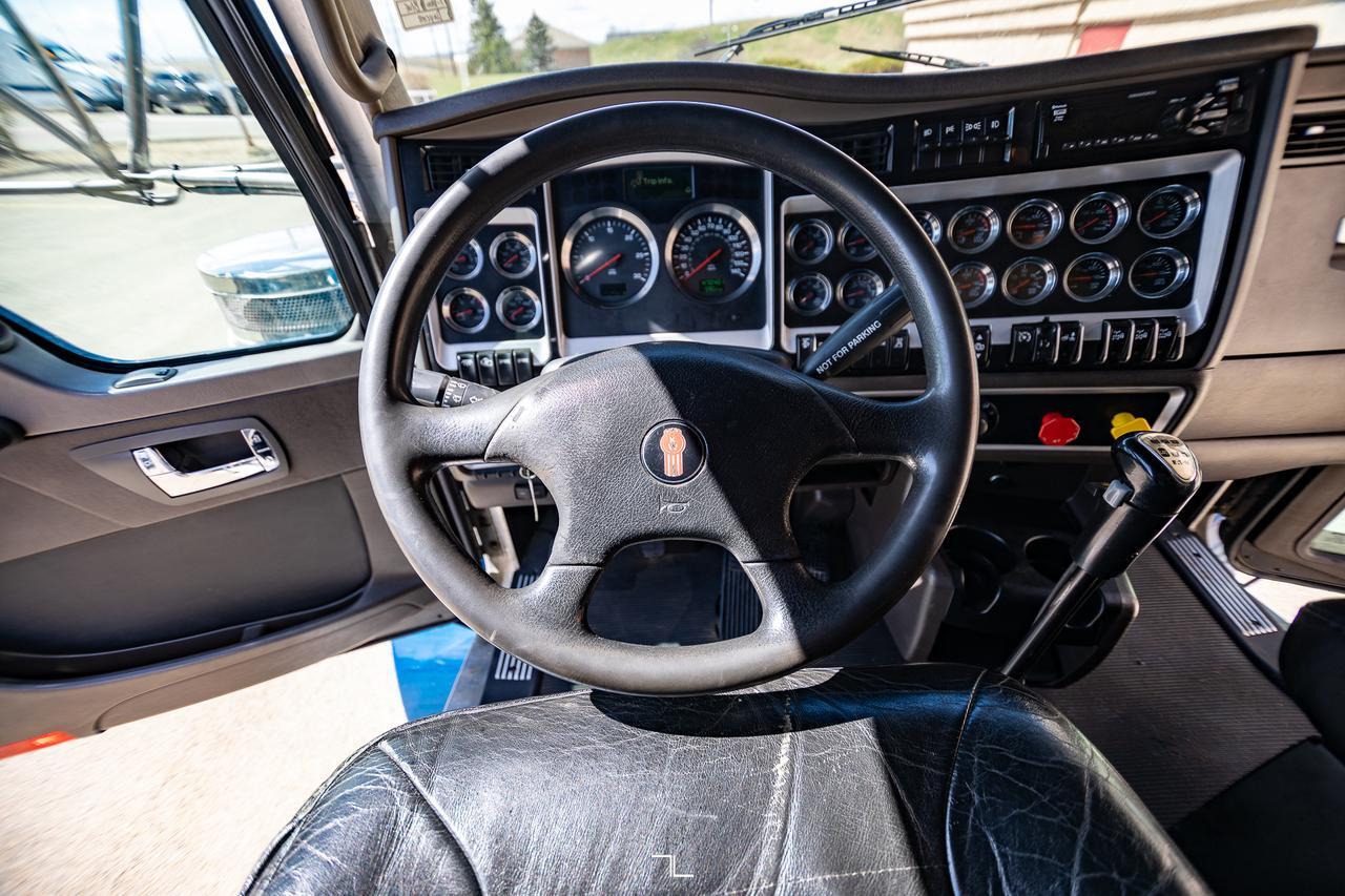 2019 Kenworth T-800 Extended Day Cab Tractor Heavy Spec Diesel Red Deer AB