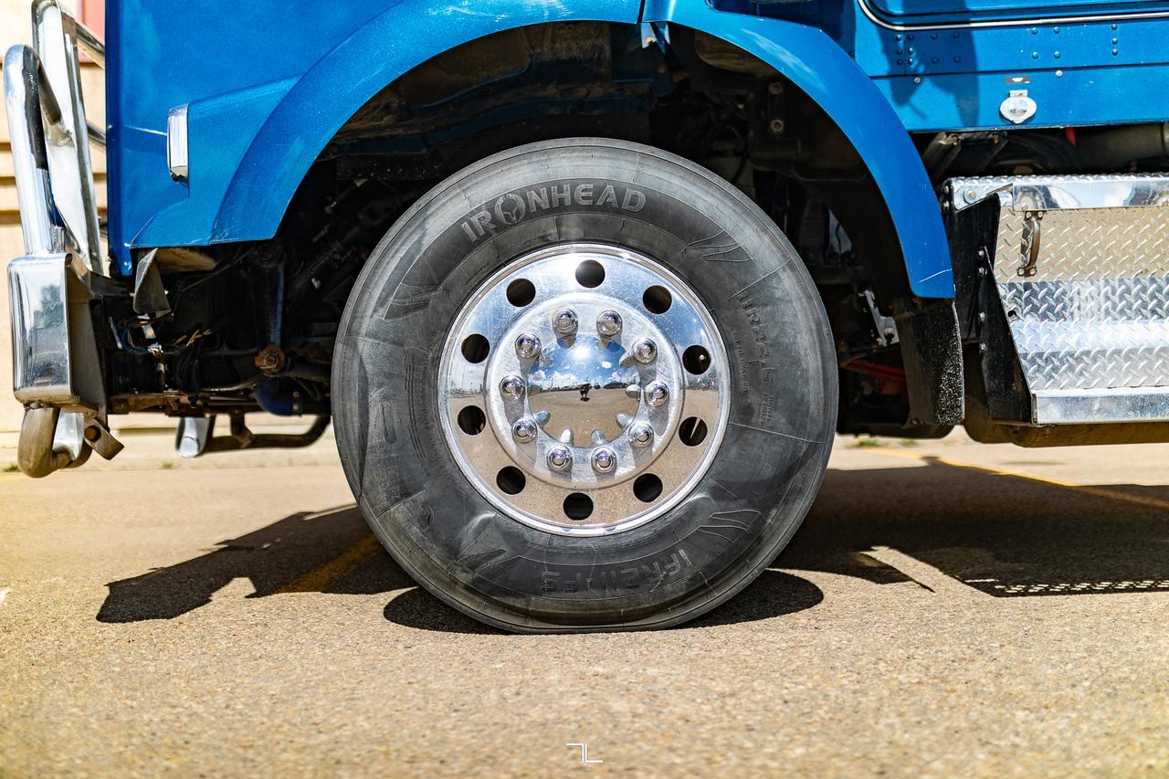 2019 Kenworth T-800 Extended Day Cab Tractor Heavy Spec Diesel Red Deer AB