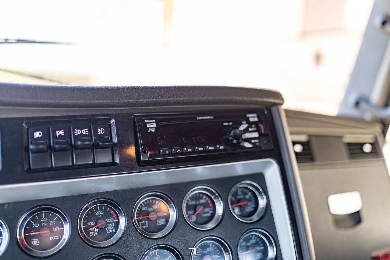 2019 Kenworth T-800 Extended Day Cab Tractor Heavy Spec Diesel Red Deer AB