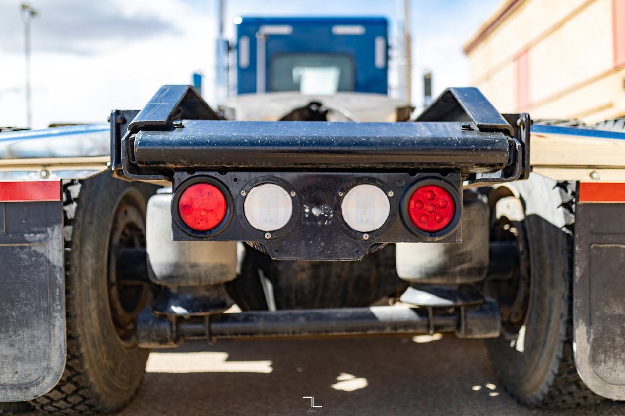 2019 Kenworth T-800 Extended Day Cab Tractor Heavy Spec Diesel Red Deer AB