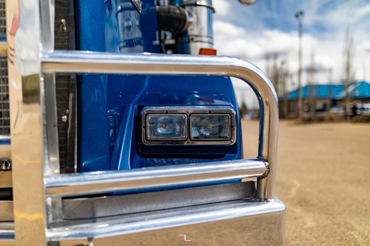 2019 Kenworth T-800 Extended Day Cab Tractor Heavy Spec Diesel Red Deer AB